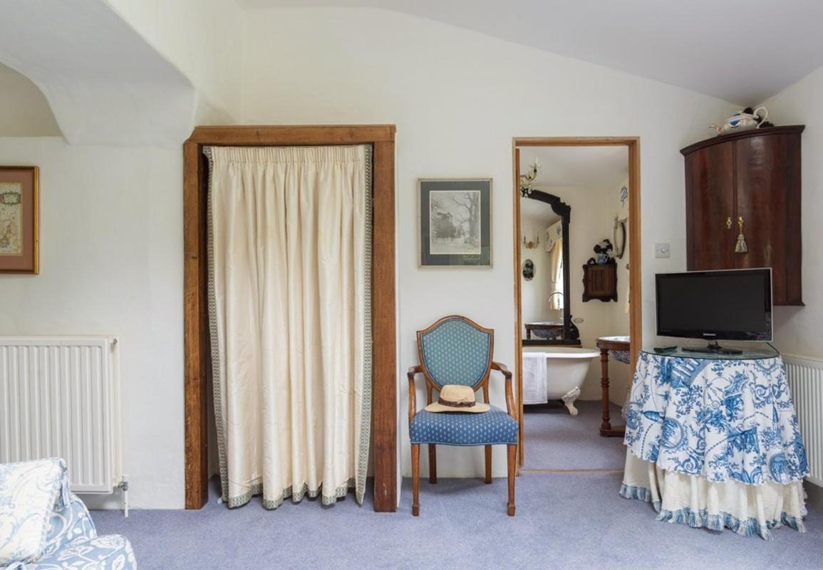 The Folly, Bratton Fleming Villa Bagian luar foto